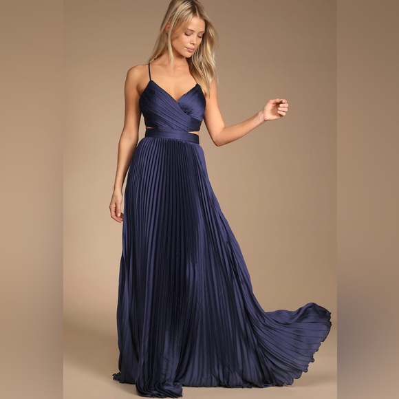 Lulu’s Got the Glam Satin Navy Blue / Purple Pleated Cutout Maxi Dress NWOT M - Picture 2 of 13